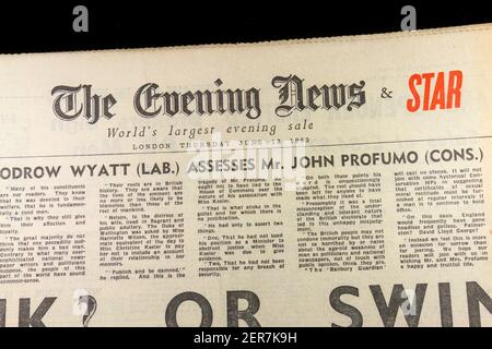 Titelseite und Schlagzeilen der Zeitung Evening News (Donnerstag, 13th. Juni 1963), London, UK. Stockfoto