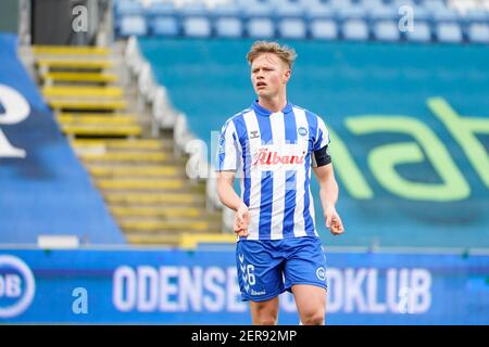 Odense, Dänemark. Februar 2021, 28th. Jeppe Tverskov (6) von ob während des Superliga-Spiels 3F zwischen Odense Boldklub und Randers FC im Naturpark Odense. (Foto Kredit: Gonzales Foto/Alamy Live News Stockfoto