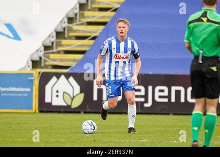 Odense, Dänemark. Februar 2021, 28th. Jeppe Tverskov (6) von ob während des Superliga-Spiels 3F zwischen Odense Boldklub und Randers FC im Naturpark Odense. (Foto Kredit: Gonzales Foto/Alamy Live News Stockfoto