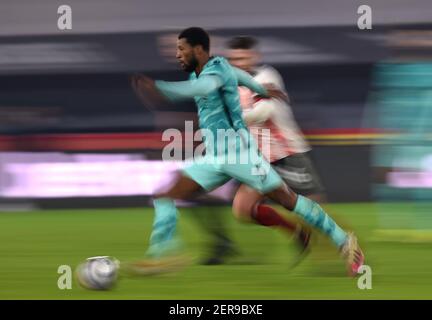 Liverpools Georginio Wijnaldum in Aktion während des Premier League-Spiels in Bramall Lane, Sheffield. Bilddatum: Sonntag, 28. Februar 2021. Stockfoto