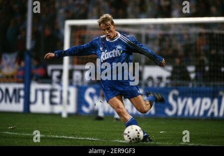 Uerdingen, Deutschland. 28th Feb, 2021. firo Fußball, Fußball, 1. Bundesliga, Staffel 1992/1993 Archivfoto, 92/93 Archivbilder, FC Schalke 04 Mike Buskens, individuelle Aktion Quelle: dpa/Alamy Live News Stockfoto