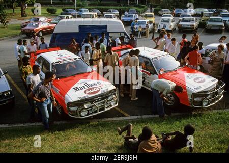 MOTORSPORT - RALLYE-WELTMEISTERSCHAFT 1982 - RALLYE COTE D'IVOIRE BANDAMA - 27/10 BIS 01/11/1982 - ABIDJIAN (FRA) - FOTO : DPPI - Hannu Mikkola (FIN) / Roland Gumpert (GER) - Audi Quattro GR4 - Ambiente Michele Mouton (FRA) / Fabrizia Pons (ITA) - Audi Quattro GR4 - Ambiente Stockfoto