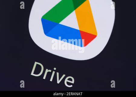 Eine Makroaufnahme des Google Drive App-Logos auf Ein Handy-Bildschirm - Google Drive ist ein Dateispeicher Und Synchronisationsdienst von Google entwickelt Stockfoto