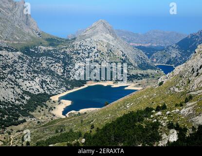 Spektakuläre Aussicht vom Gipfel des Mount L'Ofre auf die Puig Major Und Der Marine Blue Lake Cuber In Der Tramuntana-Gebirge Auf Der Baleareninsel Mallo Stockfoto