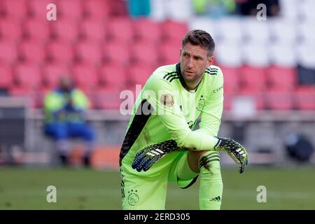 EINDHOVEN, NIEDERLANDE - FEBRUAR 28: Torwart Maarten Stekelenburg von Ajax während des niederländischen Eredivisie-Spiels zwischen PSV und Ajax bei Philips Stadio Stockfoto