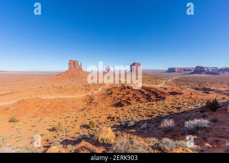 Panoramabild des Monument Valley National Park im Winter Stockfoto