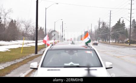 Brampton, ONTARIO/KANADA - 28th Sonntag, 2021. Februar : die indische Diaspora in Kanada organisiert eine Tiranga-Kundgebung für stärkere Verbindungen zwischen Indien und Kanada zu einer Zeit, in der Indien Kanada mit Impfstoffen im Wert von #COVID19 in Brampton, Kanada, hilft. Stockfoto