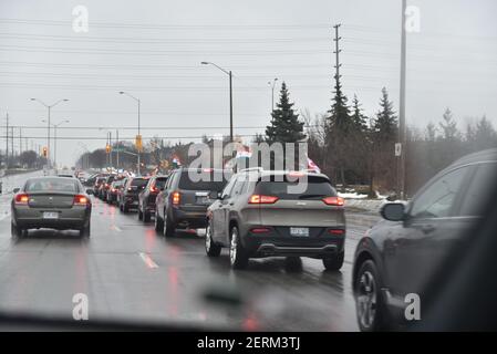 Brampton, ONTARIO/KANADA - 28th Sonntag, 2021. Februar : die indische Diaspora in Kanada organisiert eine Tiranga-Kundgebung für stärkere Verbindungen zwischen Indien und Kanada zu einer Zeit, in der Indien Kanada mit Impfstoffen im Wert von #COVID19 in Brampton, Kanada, hilft. Stockfoto