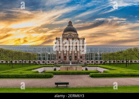 München Deutschland, Sonnenaufgang in der Bayerischen Staatskanzlei Stockfoto