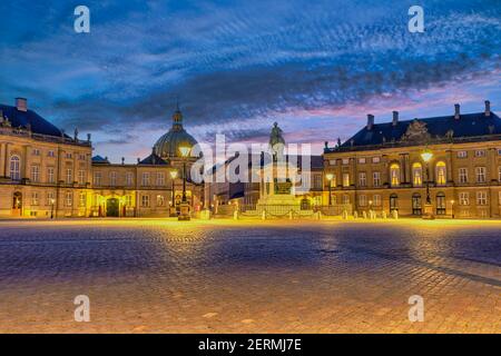 Kopenhagen Dänemark, nächtliche Skyline am Schloss Amalienborg Stockfoto