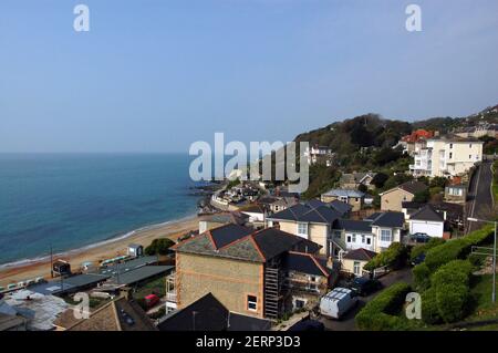 Ein Blick von den Klippen über Ventnor auf der Isle of Wight. Stockfoto