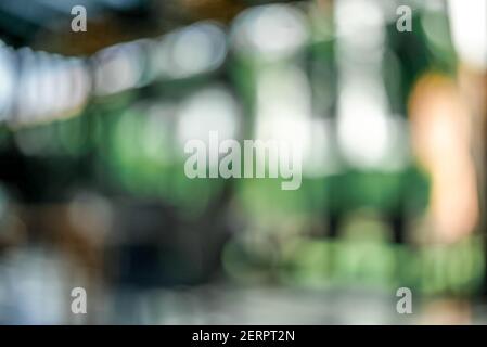 Grünes Bokeh verwischen abstrakten Hintergrund verschwommen von der Natur Weichzeichnen außen Grüne Gartenumgebung verschwimmen Stockfoto