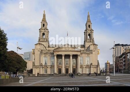 Leeds Civic Hall und Millenium Square, Leeds Stockfoto