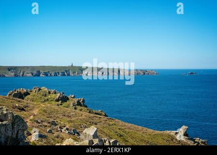 Die atlantikküste an der Pointe du Raz in Cap Sizun, in Finistère, Britanny, Frankreich Stockfoto