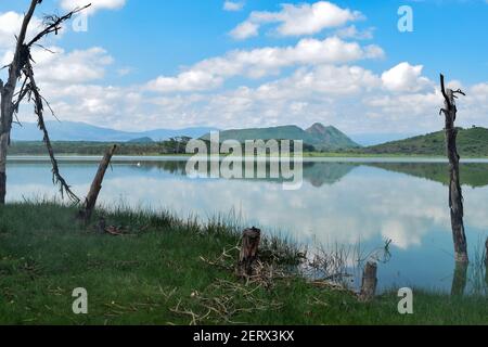 Landschaftlich schöner Blick auf den Elementaita See gegen Berge in Naivasha, Kenia Stockfoto