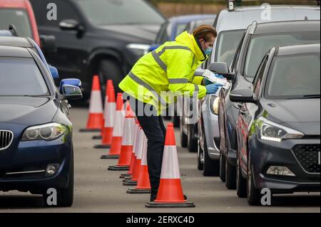 Surge-Tests in Stoke Gifford nach zwei Fällen der brasilianischen Variante des Coronavirus wurden in South Gloucestershire identifiziert. Bilddatum: Montag, 1. März 2021. Stockfoto