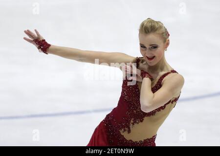 Sofia, Bulgarien - 28. Februar 2021: Antonina Dubinina aus Serbien tritt während der Senior Ladies Free Skating Kategorie der Sofia Trophy International auf Stockfoto