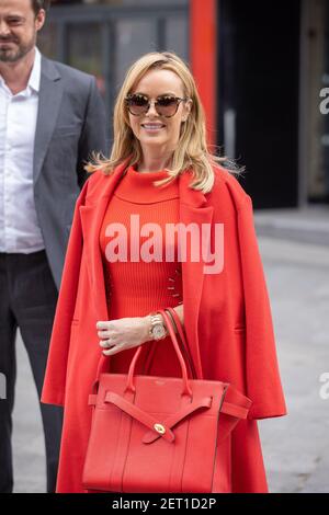 London, Großbritannien. März 2021, 01st. Amanda Holden vor den I Heart Studios in London gesehen. Kredit: SOPA Images Limited/Alamy Live Nachrichten Stockfoto