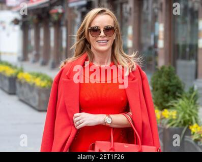 London, Großbritannien. März 2021, 1st. Amanda Holden verlässt die Studios von Global Radio. Kredit: Mark Thomas/Alamy Live Nachrichten Stockfoto