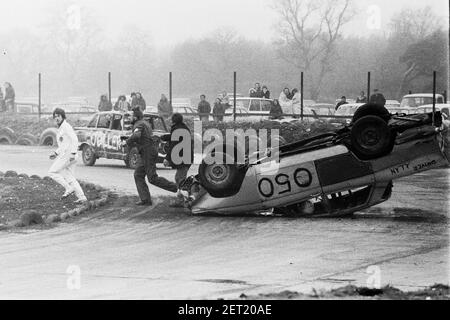 Banger Autorennen auf Swaffham Raceway 1970s Stockfoto