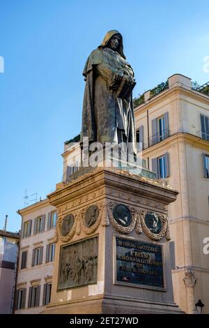 Statue von Giordano Bruno, von Ettore Ferrari, Campo de' Fiori Platz, Rom, Italien Stockfoto