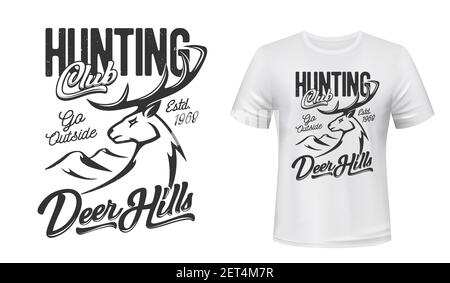 T-Shirt-Print mit Hirsch, Vektor-Maskottchen für Jagdverein. Rentiere und Berge Gipfeln auf weißen Kleidung Mockup. Hunt Outdoor Adventure Team T-Shirt mit Stock Vektor