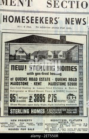 Werbung für neue Wohnungen von Sterling Homes mit Zentralheizung in Maidstone, Kent, in der Zeitung Evening News (Freitag, 24th. Dezember 1965), London, Großbritannien.