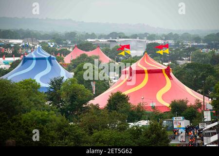 Gesamtansicht des Glastonbury 2019 Festivalstandortes auf der Worthy Farm, Pilton, Somerset. Bilddatum: Mittwoch, 26th. Juni 2019. Bildnachweis sollte lauten: David Jensen/ Stockfoto