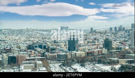 Ankara, Türkei - Februar 16 2021: Luftaufnahme des Distrikts Bakanliklar Stockfoto