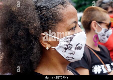 31. Januar 2021: Manifestantes participam de protesto contra o presidente Jair Bolsonaro e Seu manejo da Nova doença coronavÃ-rus, COVID-19, em SÃ£o Paulo, em 31 de janeiro de 2021. - O novo coronavÃ-rus matou pelo menos 2.219.793 pessoas em todo o mundo, incluindo 223,945 no Brasil, desde que o surto surgiu na China em dezembro de 2019, de acordo com uma contagem de fontes oficiais. (Bild: © Cris FAGA/ZUMA Wire) Stockfoto