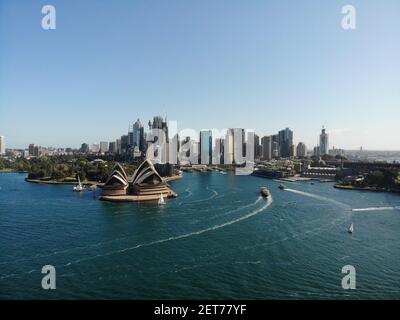 Drohnenbild von Sydney mit Sydney Harbour und Sydney Opera House, New South Wales, Australien Stockfoto