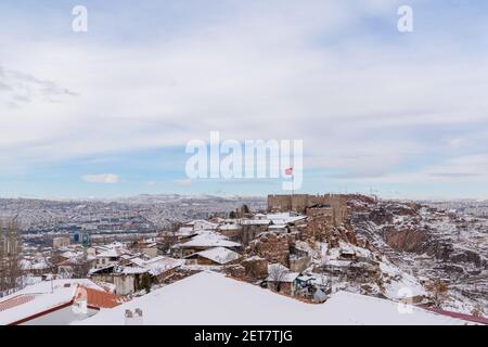 Das Schloss Ankara ist im Winter eine beliebte Touristenattraktion. Ankara, Türkei. Stockfoto