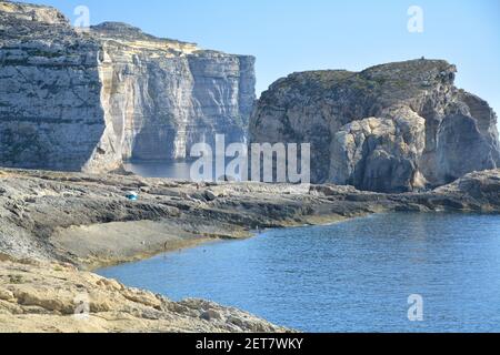 Klippen in der Dwejra Bay auf der Insel Gozo, Malta. Stockfoto