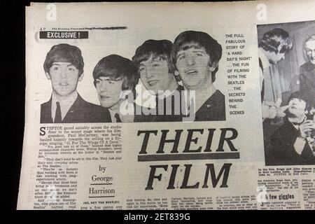 Artikel über den neuen Beatles-Film "A Hard Days Night", in der Evening News Zeitung (Montag, 27th. April 1964), London, Großbritannien. Stockfoto