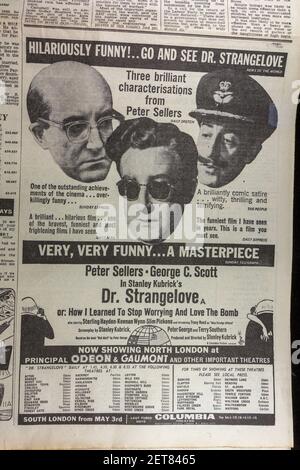 Werbung für den Film "Dr. Strangelove" mit Peters Sellers und George C.Scott in der Abendzeitung (Montag, 27th. April 1964), London, Großbritannien. Stockfoto