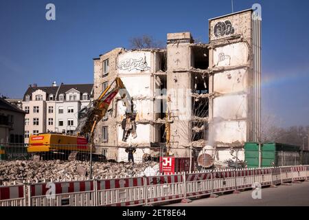 Abriss der ehemaligen Baustelle der Zürcher Versicherungsgesellschaft in der Riehler Straße, Köln. Abriss des bisherigen Buerogebaeudeareal Stockfoto