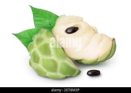 Zucker Apfel oder Pudding Apfel isoliert auf weißem Hintergrund mit Clipping Pfad und volle Tiefe des Feldes. Exotische tropische Thai annona oder Cherimoya Frucht Stockfoto