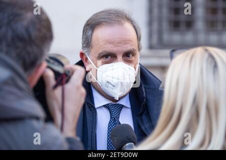 Rom, Italien. März 2021, 01st. Giuseppe Moles verlässt den Palazzo Chigi nach Eid. Einige neue Sekretäre der Regierung Mario Draghi im Chigi Palast während eines Eid. (Foto von Matteo Nardone/Pacific Press) Quelle: Pacific Press Media Production Corp./Alamy Live News Stockfoto