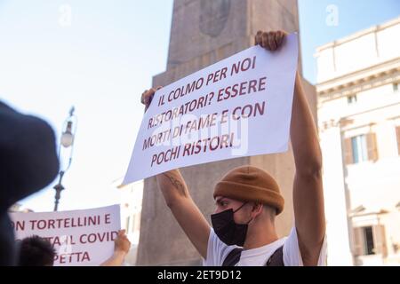 Rom, Italien. März 2021, 01st. Demonstration vor dem Montecitorio Palast in Rom, organisiert von TNI Italia (nationaler Schutz der Unternehmen). (Foto von Matteo Nardone/Pacific Press) Quelle: Pacific Press Media Production Corp./Alamy Live News Stockfoto