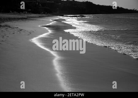 Sanfte Wellen auf dem großen anse Strand grenada windwärts Inseln westlich indies Stockfoto