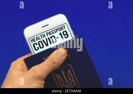 Health Pass Handy App Konzept, Impfung, Coronavirus oder Covid-19, Immunity Pass Bild Stockfoto