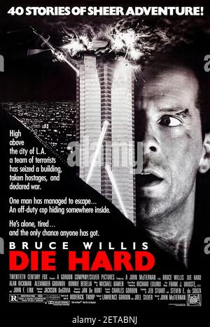 Die Hard (1988) unter der Regie von John McTiernan mit Bruce Willis, Alan Rickman und Bonnie Bedelia. Ein NYPD-Offizier versucht, seine Frau und einige andere, die von deutschen Terroristen während einer Weihnachtsfeier auf dem Nakatomi Plaza in Los Angeles als Geisel genommen wurden, zu retten. Stockfoto