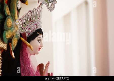 Eine Nahaufnahme der Saraswati Statue Stockfoto