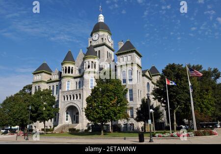 Das Wahrzeichen Jasper County Courthouse, erbaut 1894 bis 1895, steht im Herzen der Route 66 Stadt Carthage, Missouri. Stockfoto