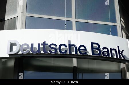 BERLIN, DEUTSCHLAND - 17. Jan 2021: BERLIN, DEUTSCHLAND 30. Juli 2020. Das Logo der Deutschen Bank. Stockfoto