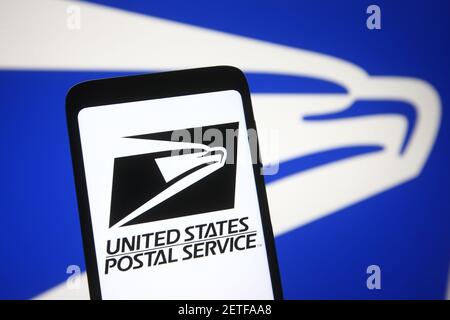 Ukraine. März 2021, 2nd. In dieser Abbildung ist das United States Postal Service (USPS) Logo auf einem Smartphone und einem pc-Bildschirm zu sehen.Kredit: Pavlo Gonchar/SOPA Images/ZUMA Wire/Alamy Live News Stockfoto