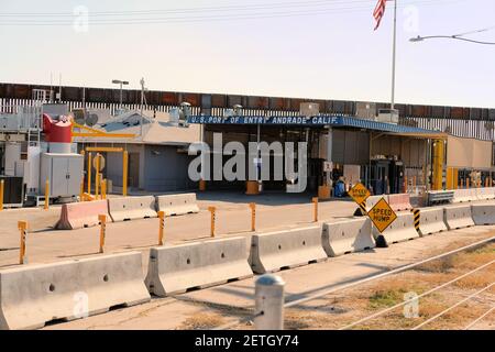 Der US-Einreisehafen in Andrade, Kalifornien, USA, eine Gemeinde innerhalb des Indianerreservats Fort Yuma; Grenzkontrollpunkt zwischen den USA und Mexiko. Stockfoto