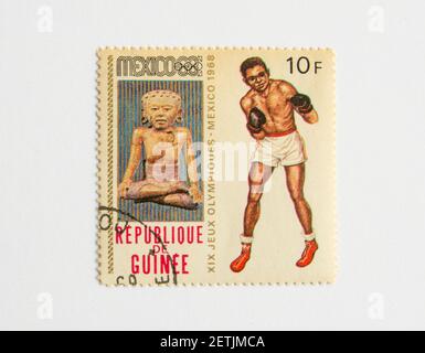 01.03.2021 Istanbul Türkei. Guinea Republik Briefmarke. Um 1968. Mexsico 1968 Olympische Spiele Serie Boxen Stockfoto