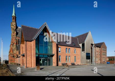 Die Kirche und das Kloster des hl. Franziskus, Kloster Gorton, ehemaliges Franziskanerkloster. Hohe viktorianische gotische Architektur und Grade II* Stockfoto