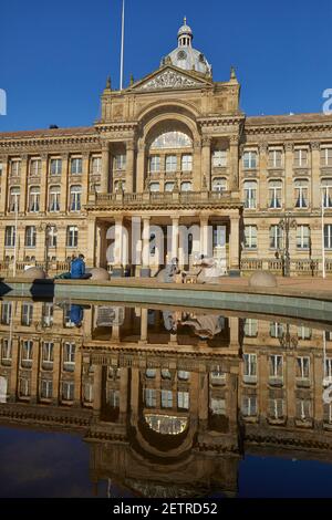 Birmingham City Centre Wahrzeichen Grade II* denkmalgeschützten Ratshaus, Victoria Square, und der Fluss, besser bekannt als die Floozie im Whirlpool Stockfoto